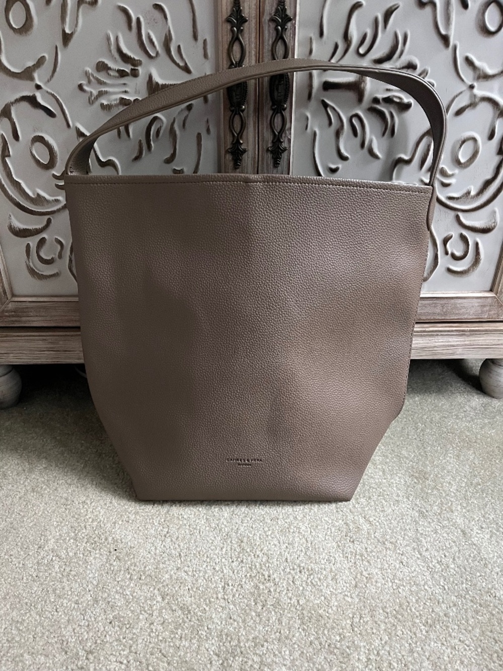 EUC Vegan Pebble Leather Tote in Taupe